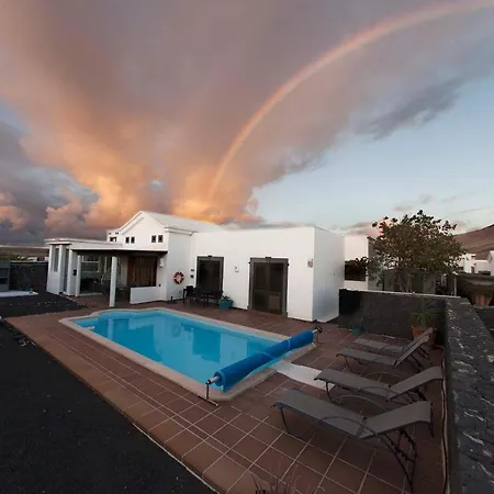 Marina Deluxe & Pool Playa Blanca (Lanzarote)