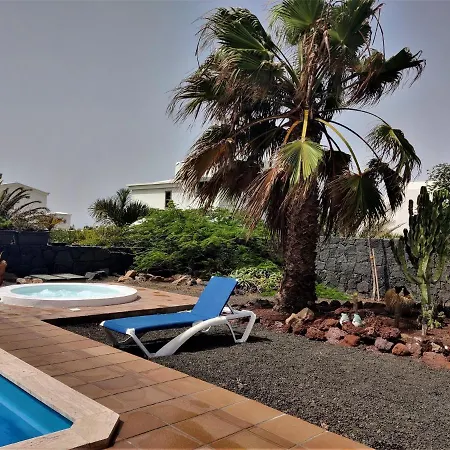 Marina Deluxe & Pool Villa