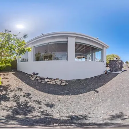 Marina Deluxe & Pool Villa