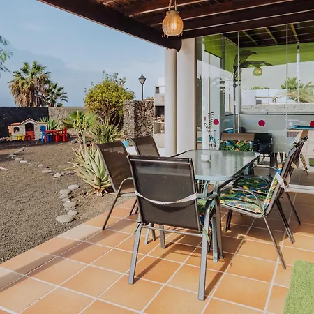 Villa Marina Deluxe & Pool *