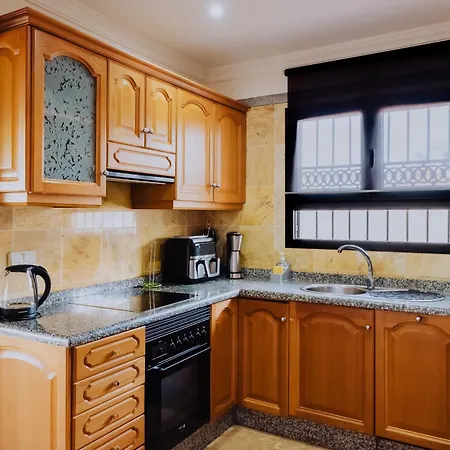 Marina Deluxe & Pool Willa Playa Blanca (Lanzarote)