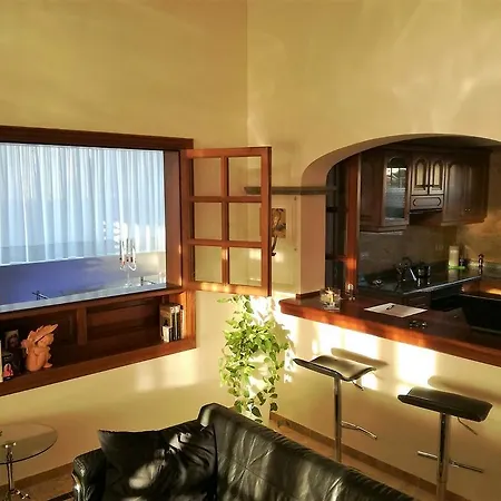 Villa Marina Deluxe & Pool *