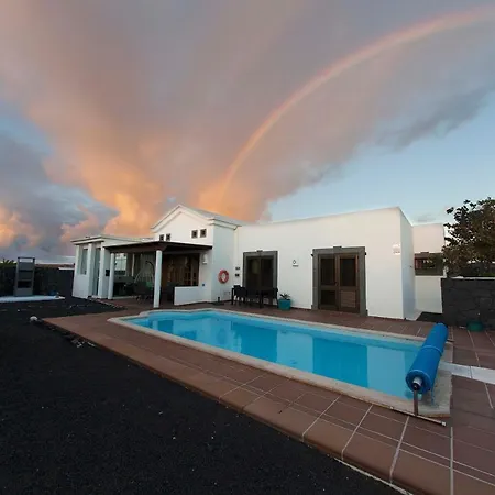 Marina Deluxe & Pool Villa *