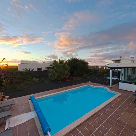 Villa Marina Deluxe & Pool Playa Blanca (Lanzarote)