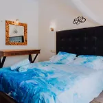 Villa Marina Deluxe & Pool *