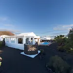 Marina Deluxe & Pool