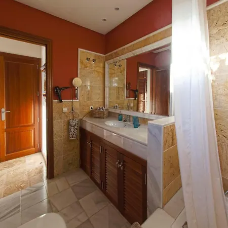 Marina Deluxe & Pool Playa Blanca (Lanzarote)