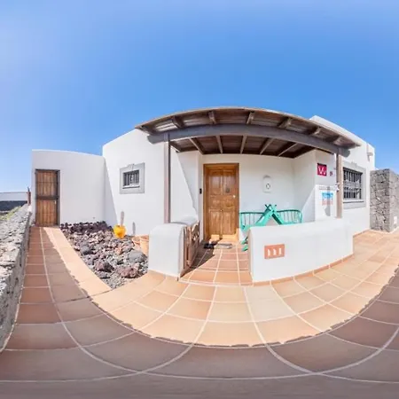 Marina Deluxe & Pool Villa