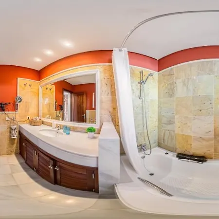 Villa Marina Deluxe & Pool