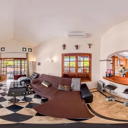 Marina Deluxe & Pool Villa *