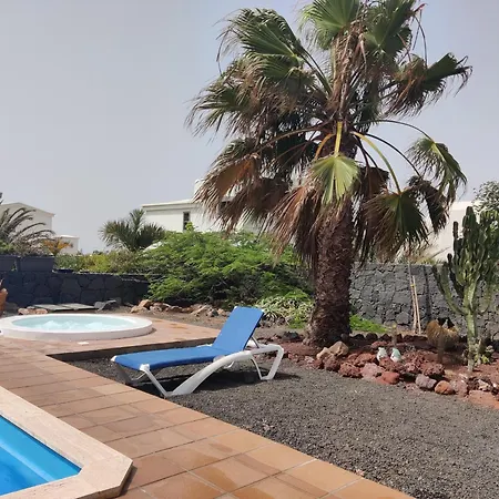 Marina Deluxe & Pool