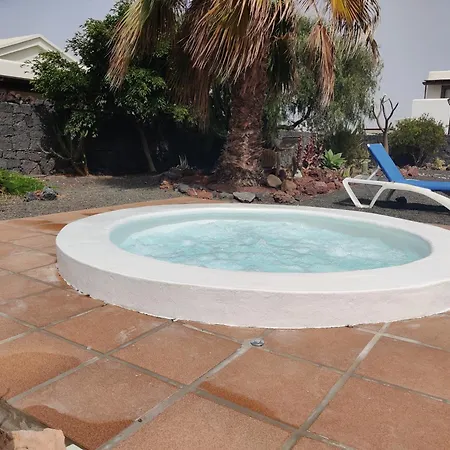 Marina Deluxe & Pool * Playa Blanca (Lanzarote)