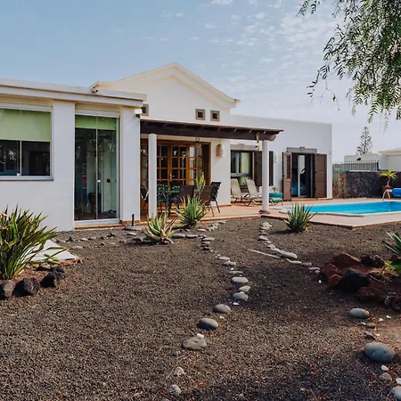 Marina Deluxe & Pool * بلايا بلانكا