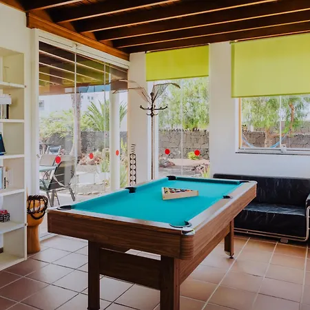 Marina Deluxe & Pool *