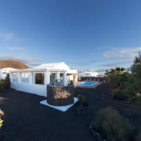 Marina Deluxe & Pool