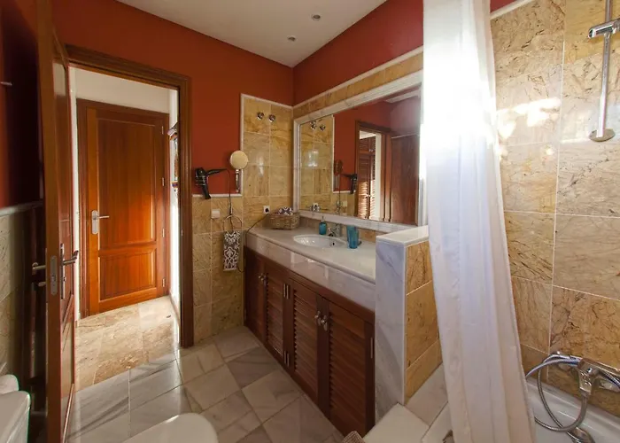 Marina Deluxe & Pool Playa Blanca (Lanzarote)