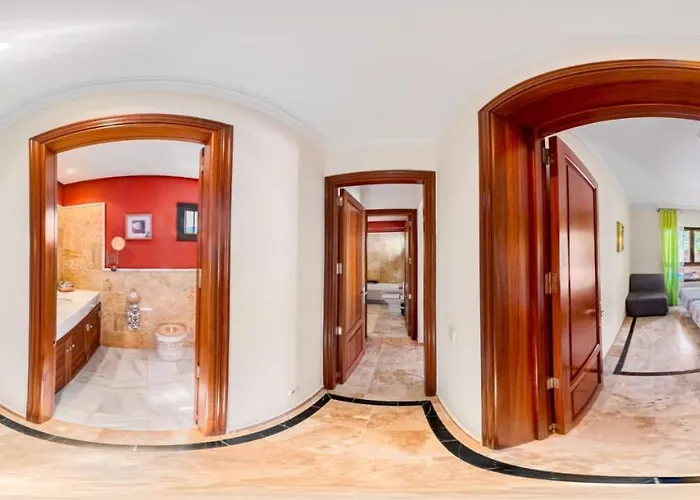 Marina Deluxe & Pool فيلة بلايا بلانكا