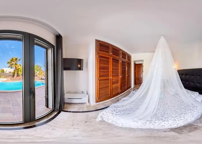 Marina Deluxe & Pool فيلة بلايا بلانكا