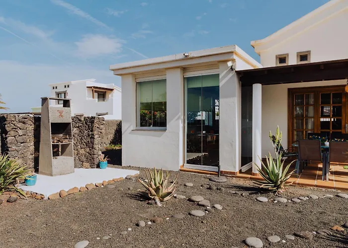 Marina Deluxe & Pool * Playa Blanca (Lanzarote)