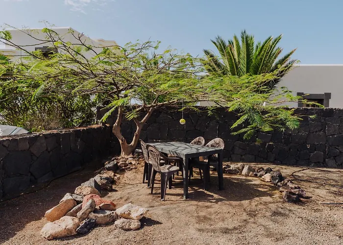 Marina Deluxe & Pool فيلة