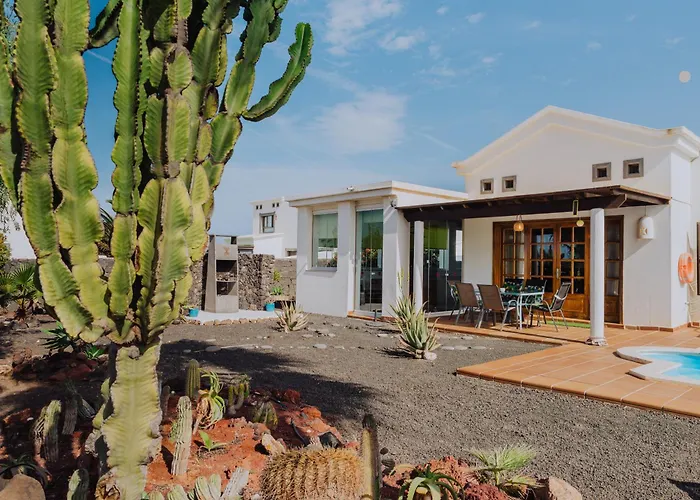 Marina Deluxe & Pool فيلة *