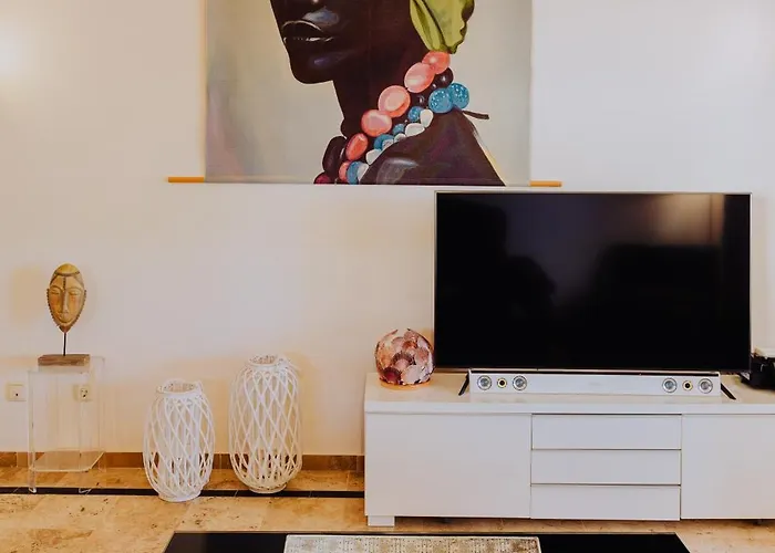 Marina Deluxe & Pool Villa *