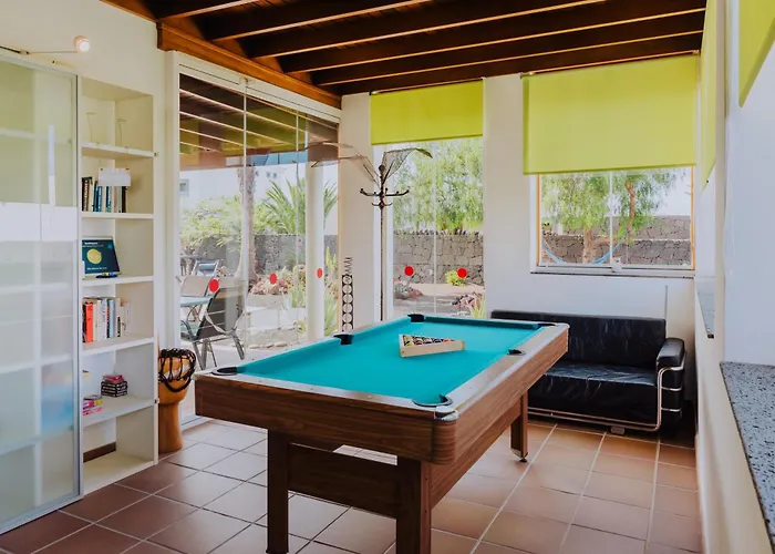 Marina Deluxe & Pool *