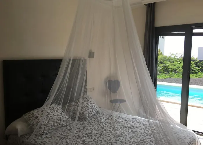 Marina Deluxe & Pool