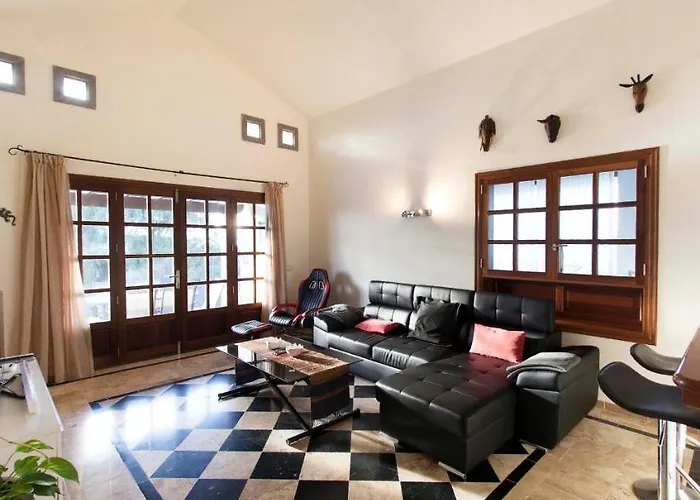 Villa Marina Deluxe & Pool Playa Blanca (Lanzarote)