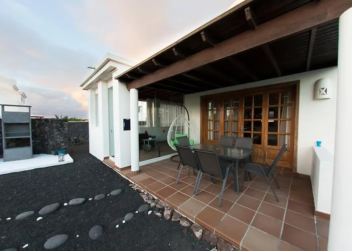 Marina Deluxe & Pool