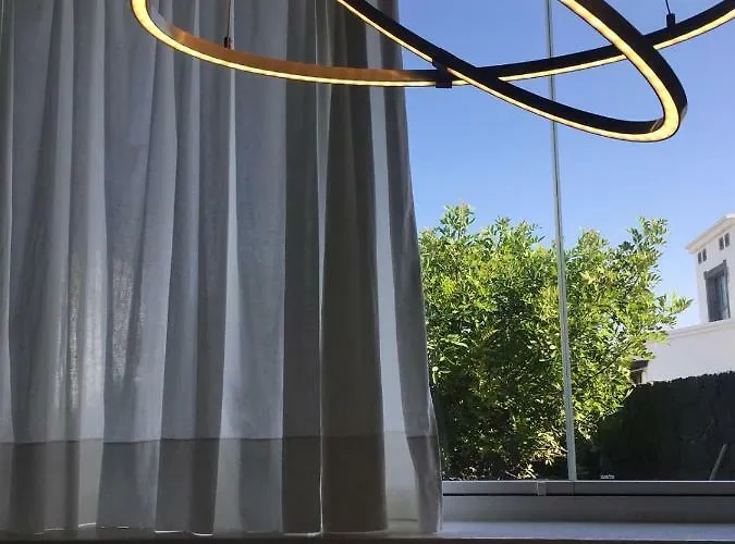 فيلة Marina Deluxe & Pool