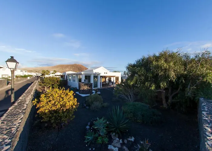 Marina Deluxe & Pool فيلة