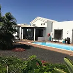 Marina Deluxe & Pool