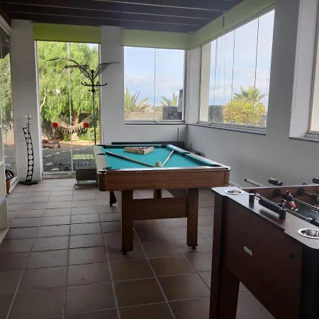 Villa Marina Deluxe & Pool *